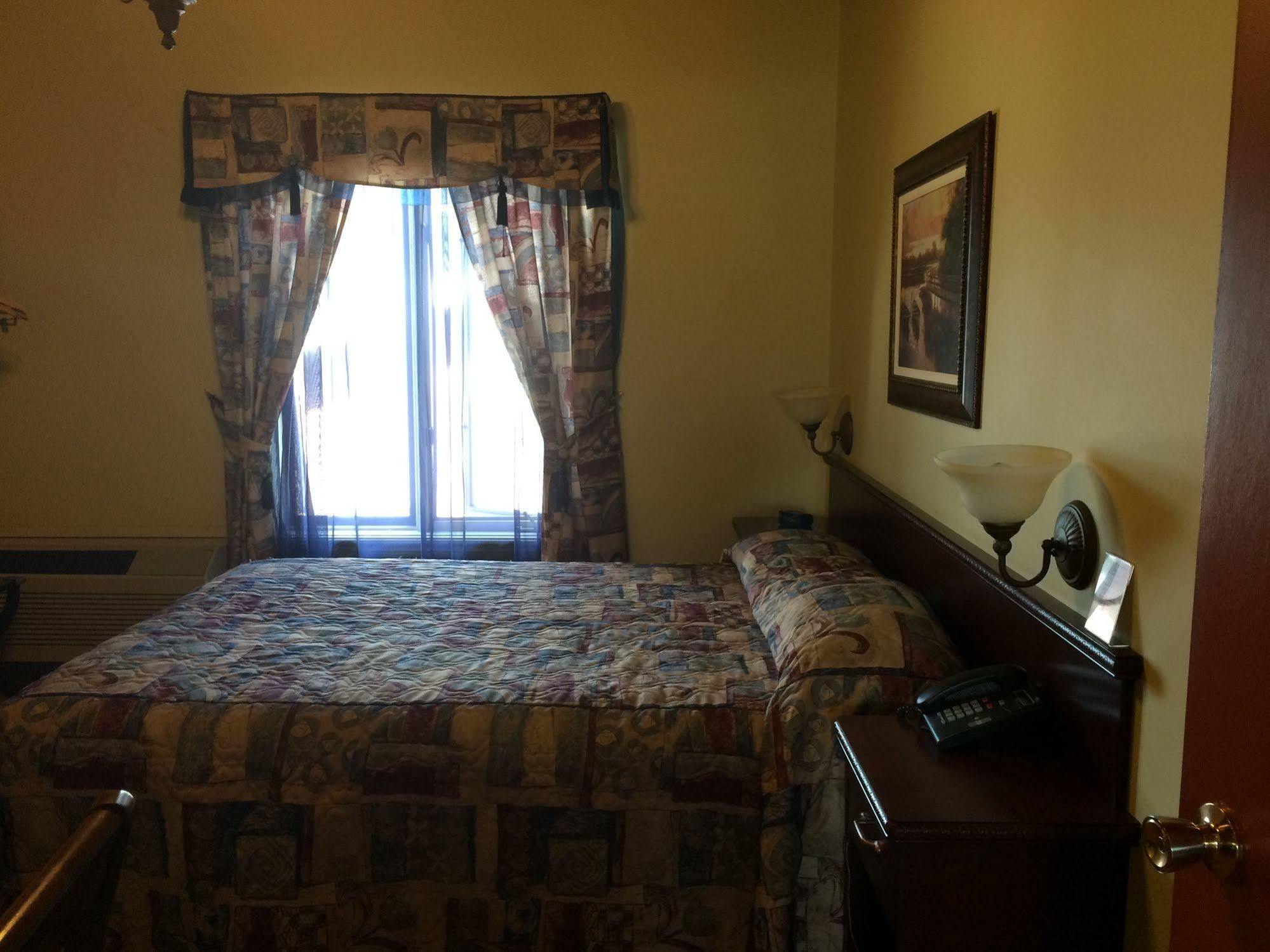 Motel-Auberge Helene Victoriaville Exterior photo
