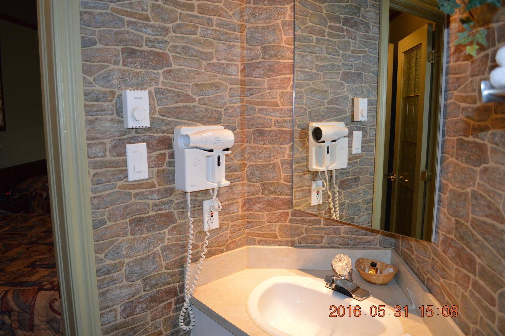 Motel-Auberge Helene Victoriaville Exterior photo