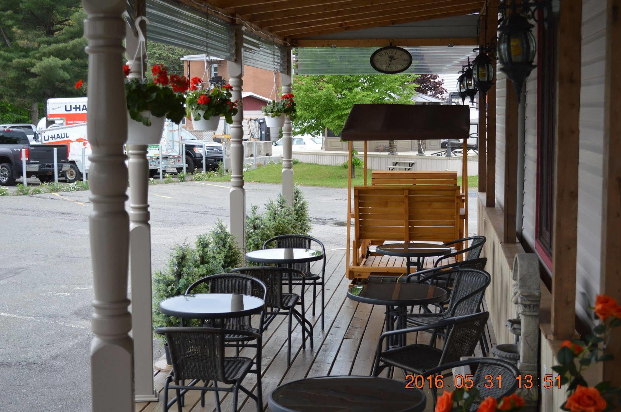 Motel-Auberge Helene Victoriaville Exterior photo